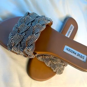 Steve Madden
Women's Phayra Rhinestone Braided Slides size 6